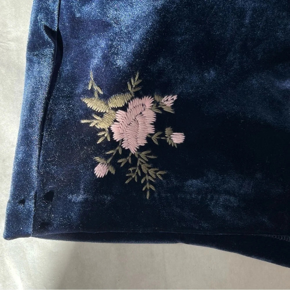 NWT High Rise Beautiful Lauren Conrad Runway Limited Edition Velvet Shorts Sz 12 - Picture 4 of 9